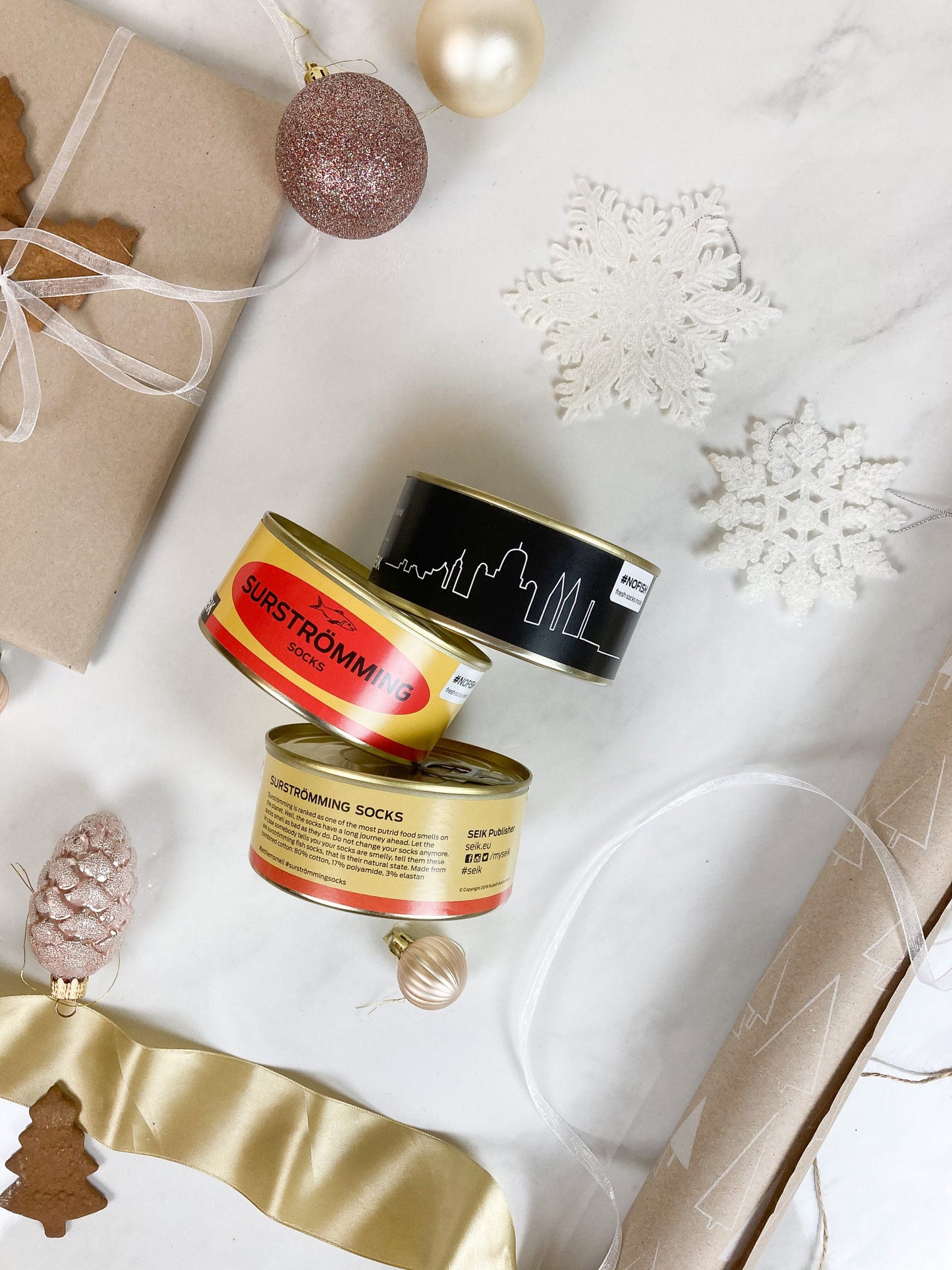 Lahjasetti sukkia säilyketölkissä naisille ja miehille